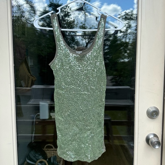 Charlotte Russe Green Sequin Y2K Tank Top, Women’s Size Medium - Picture 2 of 5